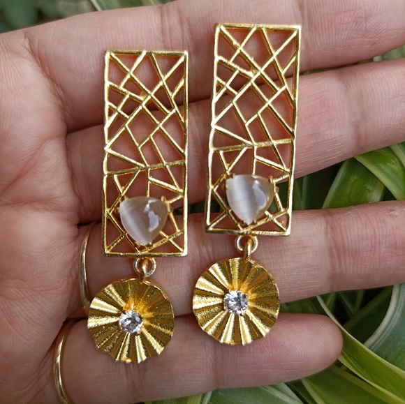 Handmade gold platted stone studded contemporary earrings - Picture 11 of 11